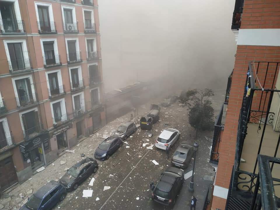 Explosión destruye edificio en Madrid