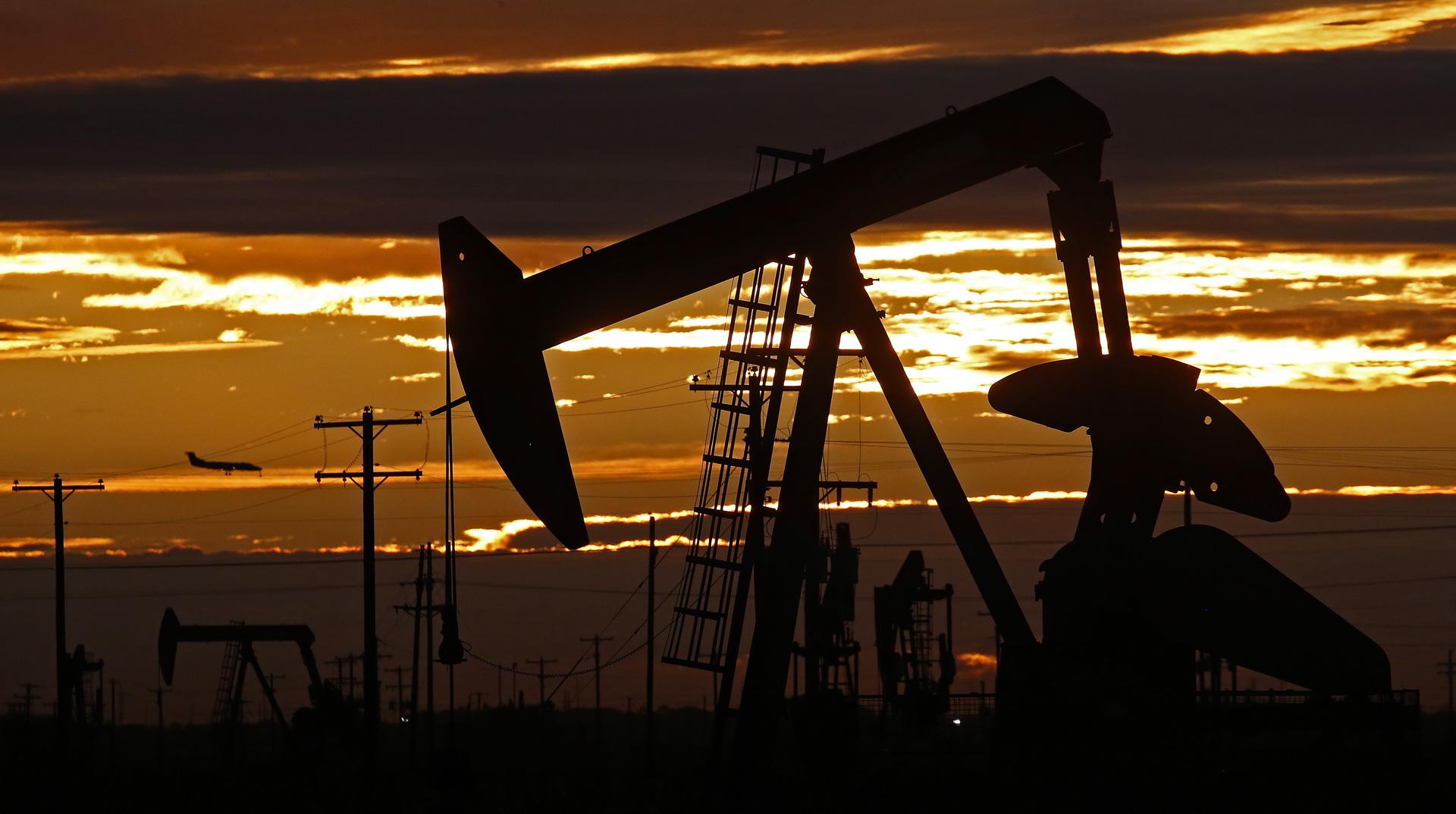Petróleo de Texas sube y cierra en 81.31 dólares el barril