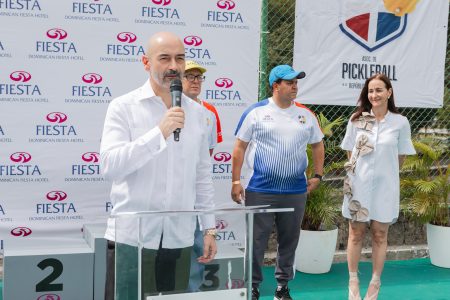 HOTEL DOMINICAN FIESTA ESTRENA MODERNAS CANCHAS DE PICKLEBALL