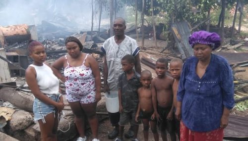 Familia Perdió Su Vivienda En Incendió Pide Ayuda Para Reconstruirla