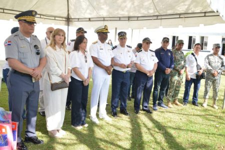 Armada de la República Dominicana, DNCD, Auxiliares Navales Y CECANOT Llegan A La Romana Con Jornada  Médica